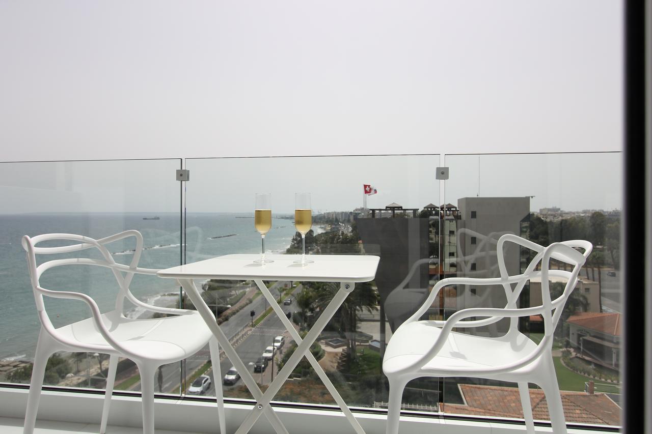 The White Pearl Suite - Beach Front City Centre With Sea View. Лимасол Экстерьер фото